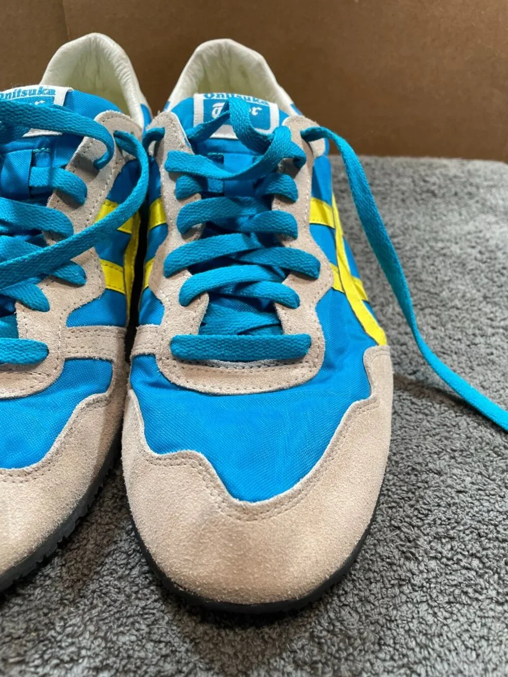 Onitsuka Tiger Serrano Sneakers Shoes Mens Size 9 White Blue Yellow Suede D109L
